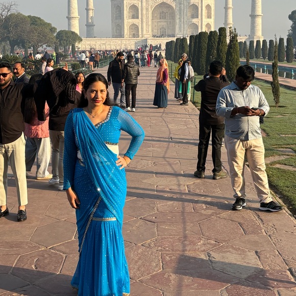 Blue saree/lehenga set with dupatta - Picture 4 of 4